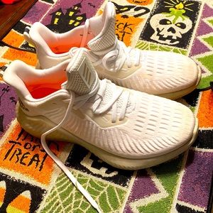 Adidas ultra bounce 7Y.